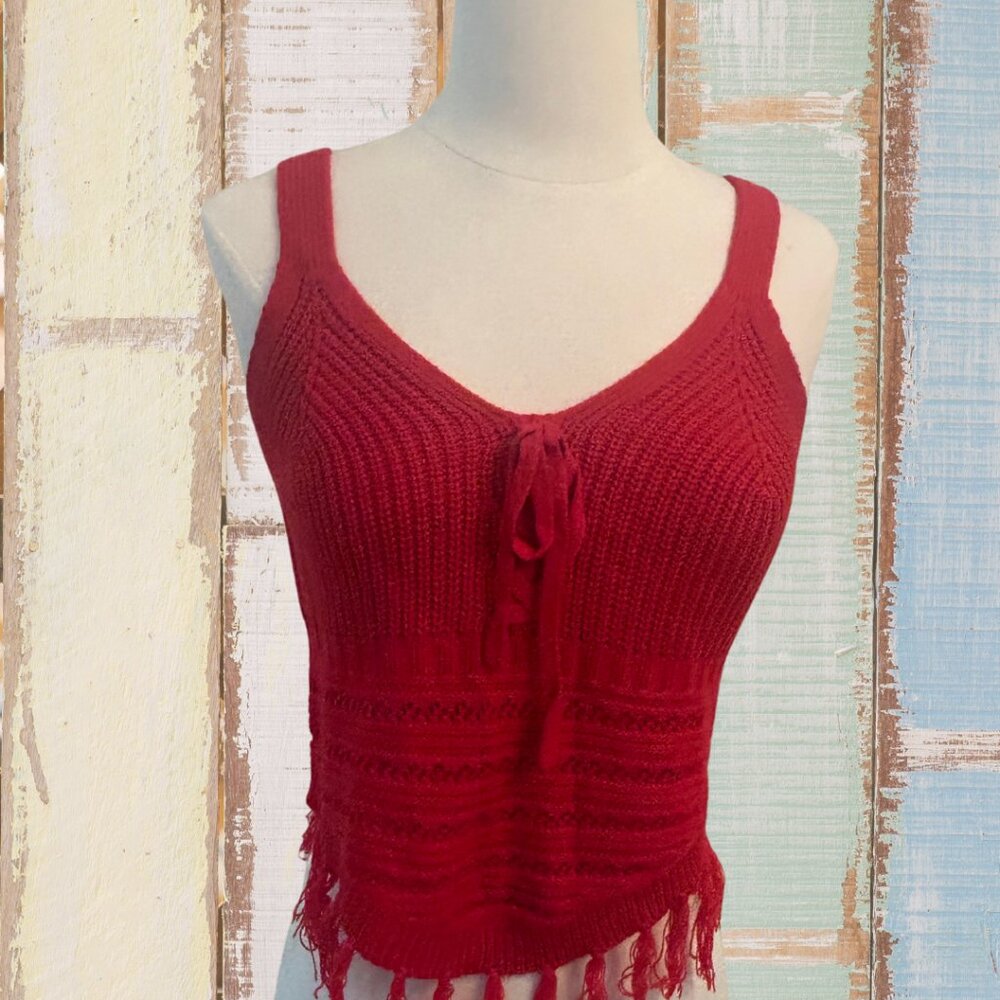 🌟 NWT No Boundaries Fringe Hem Sweater Tank🌟
